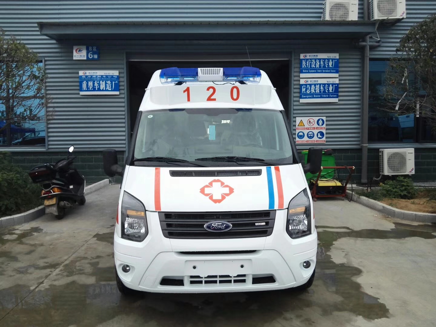福特全順V348救護車(chē)產(chǎn)品大全及介紹