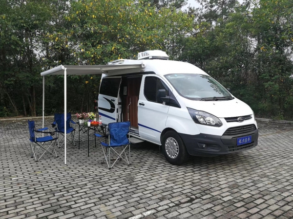 福特新全順V362流動(dòng)服務(wù)車(chē)