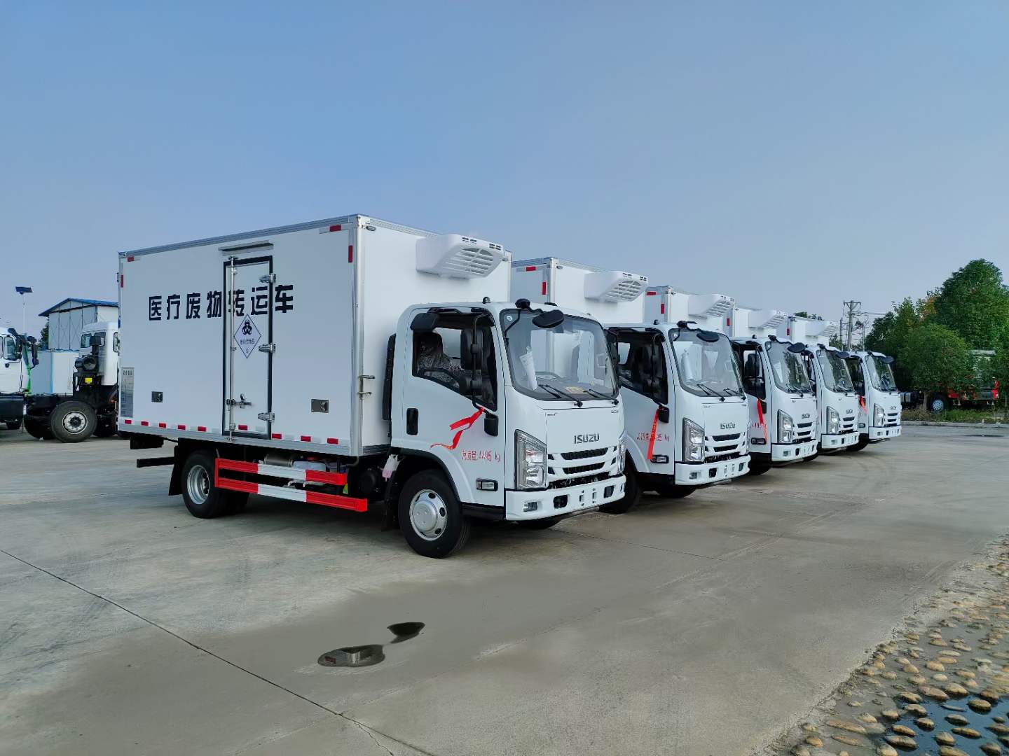 解放虎威醫療廢物轉運車(chē)